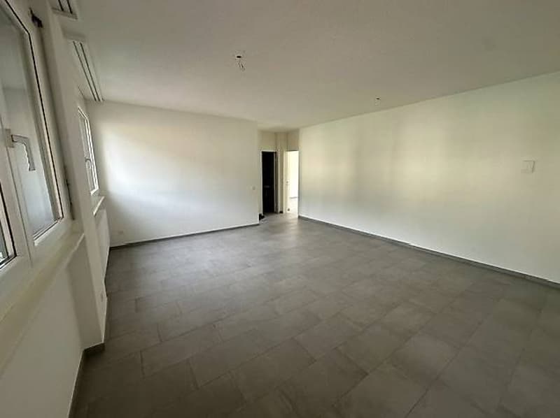 Wir vermieten eine 2.5-Zimmer-Wohnung im Sagittario-Viertel (2)