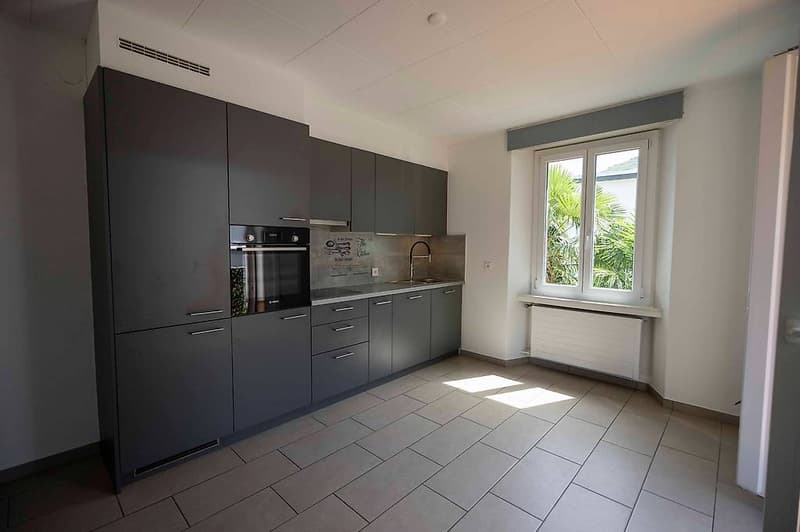 We rent bright 3.5 rooms in a small building (5)