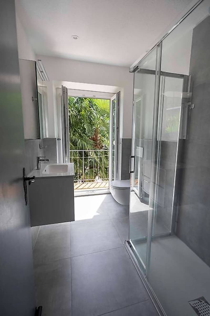 We rent bright 3.5 rooms in a small building (12)