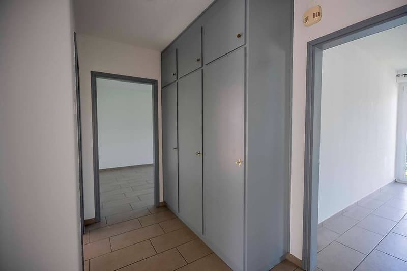 We rent bright 3.5 rooms in a small building (7)