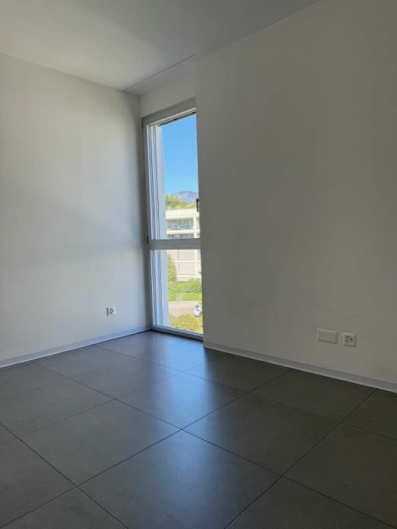 Wir verkaufen eine moderne 3,5-Zimmer-Wohnung mit Balkon in einer ruhigen und gut angebundenen Lage in Ascona (13)