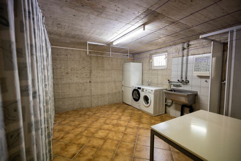 Occasione da non perdere: vendiamo graziosa casa in zona tranquilla di Claro (17)