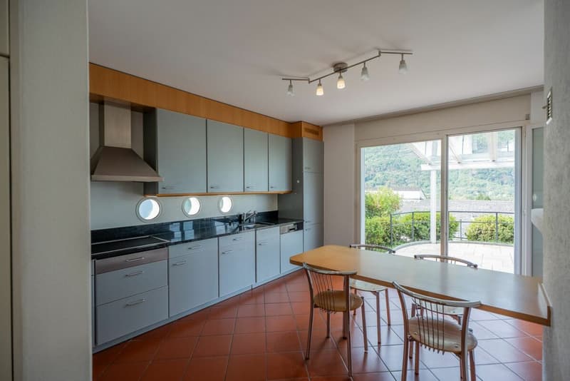 Occasione da non perdere: vendiamo graziosa casa in zona tranquilla di Claro (3)