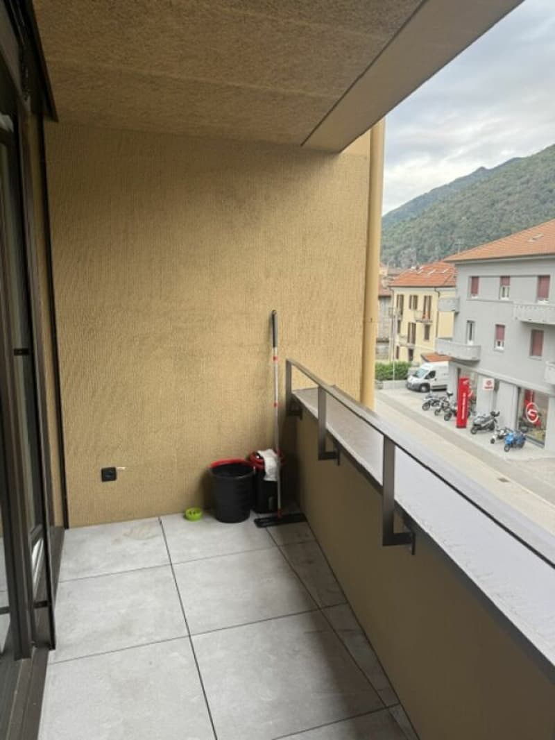 Affittiamo grande e moderno appartamento 2.5 locali in zona centrale (11)