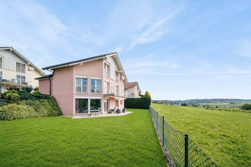 Beautiful individual villa with panoramic view (1)