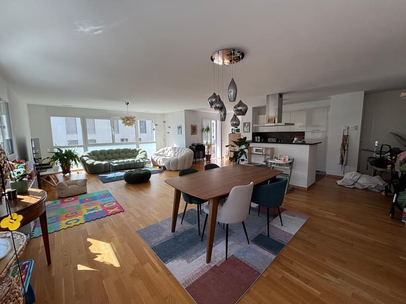 Prächtige 4,5-Zimmer-Wohnung im 2. Stock (2)