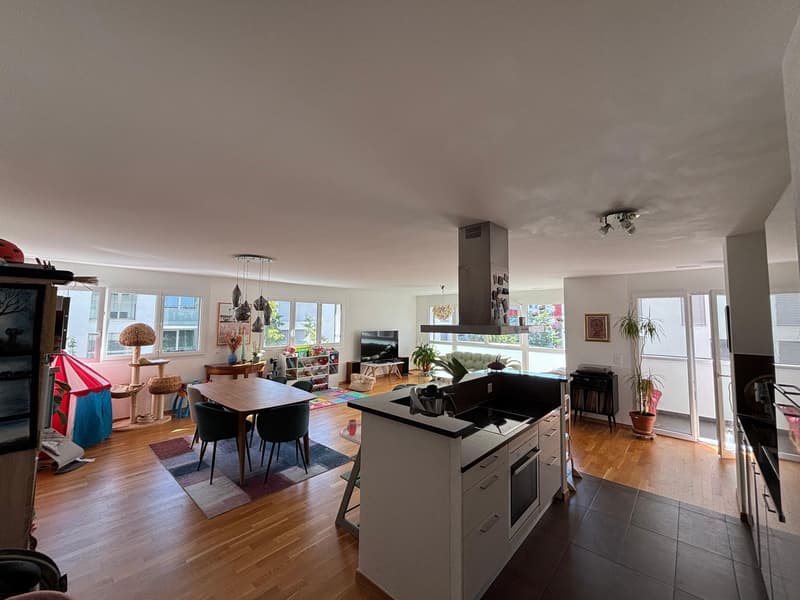Prächtige 4,5-Zimmer-Wohnung im 2. Stock (3)