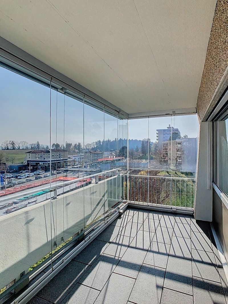Bell'appartamento luminoso con loggia e panorama eccezionale (6)