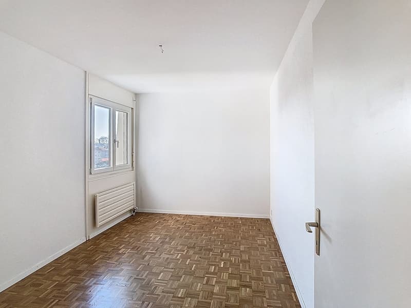 Bell'appartamento luminoso con loggia e panorama eccezionale (8)