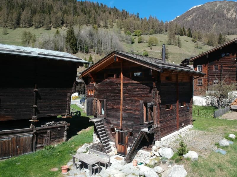 4 Rooms - Barn in a great location with surrounding area (1)