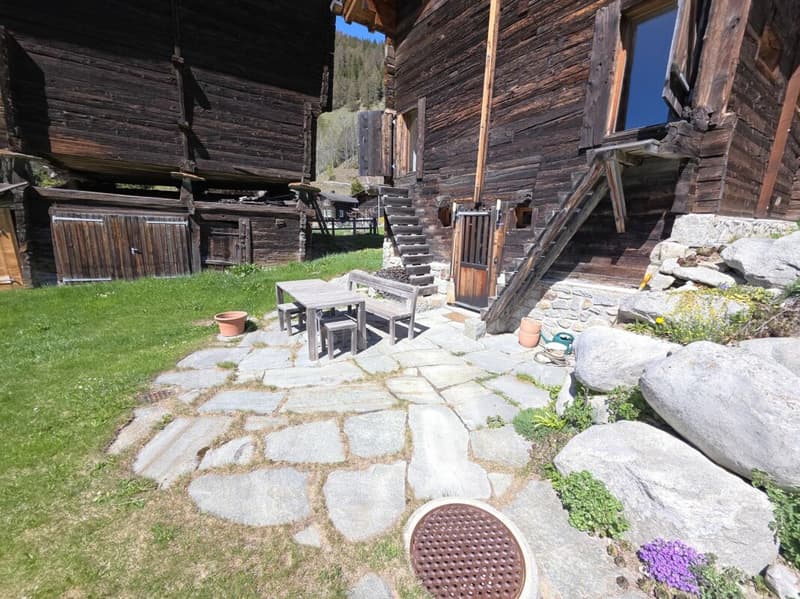 4 Rooms - Barn in a great location with surrounding area (14)