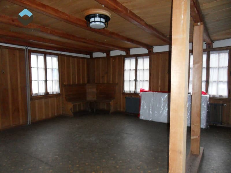 Maison avec trois appartements dans un emplacement central (2)