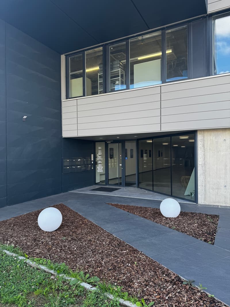 Modern Industrial Spaces for Rent – Boulevard des Eplatures 64, La Chaux-de-Fonds (2)
