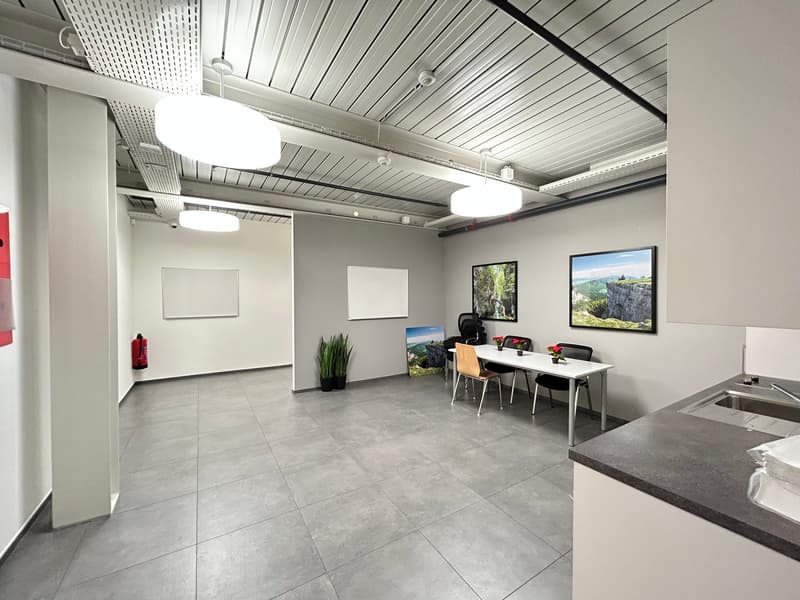 Sales or office space of 154m2 in La Chaux-de-Fonds (7)