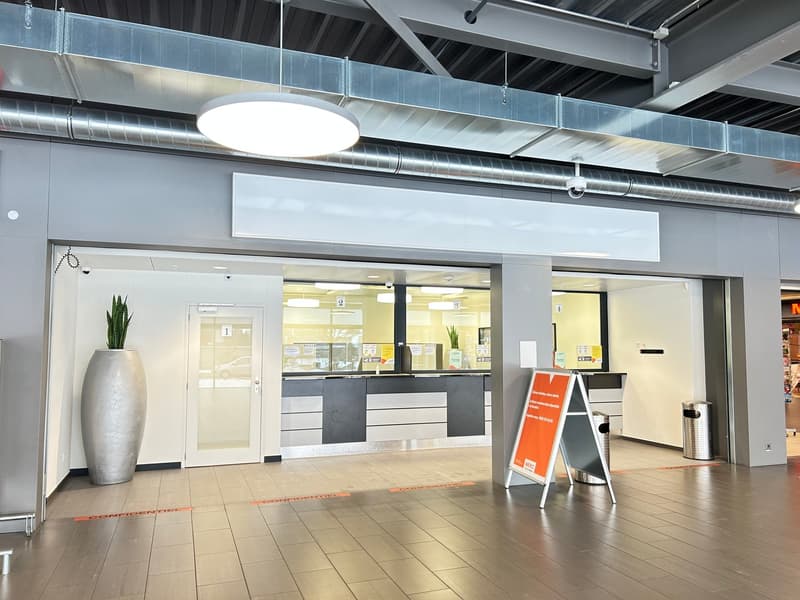 Sales or office space of 154m2 in La Chaux-de-Fonds (13)