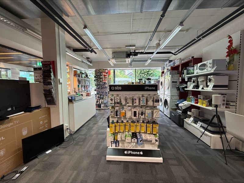 Local commercial, magasin ou bureaux dans le centre commercial Migros de La Neuveville (4)