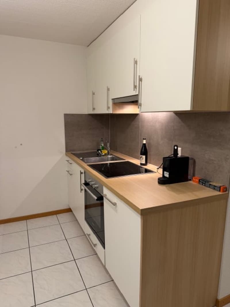 Joli studio en attique à la Neuveville avec belle terrasse (4)