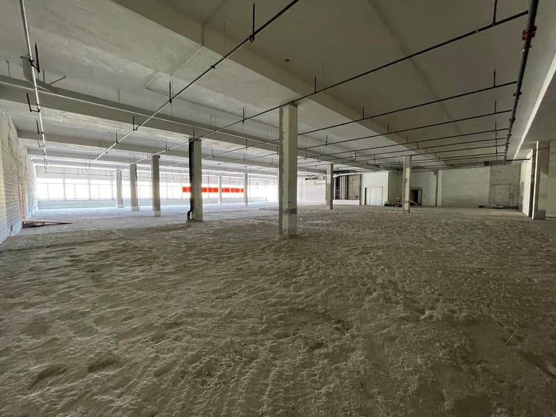 Surface commerciale spacieuse de 845m² à Marin – Accessibles et bien desservis (10)