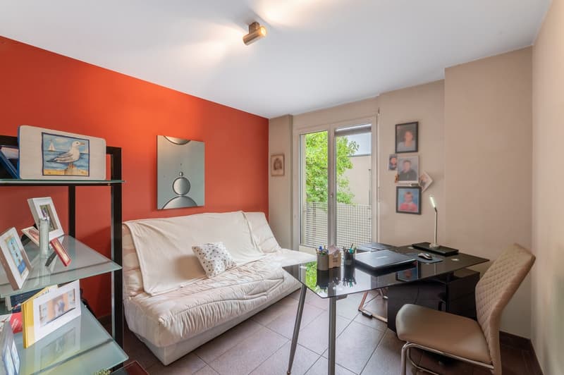 Bel appartement de 4.5 pièces avec grand balcon à deux pas du centre-ville, Rue Saint-Georges (9)