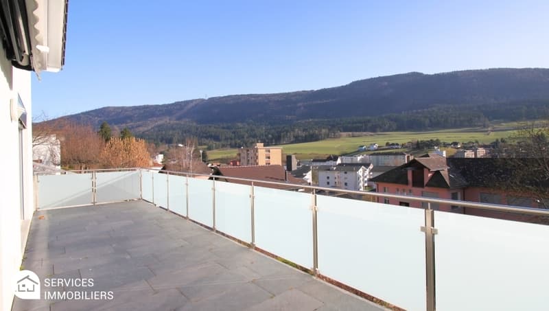 Villa d'architecte moderne avec vue dégagée sur la vallée (7)