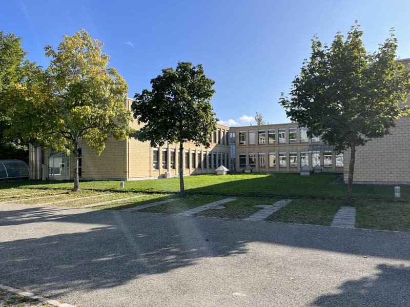 Uffici situati centralmente a Ittigen (6)