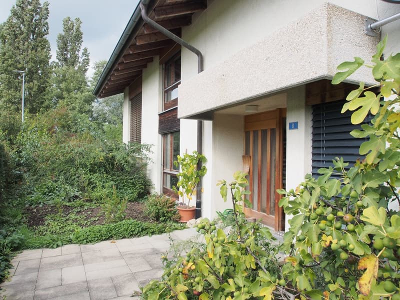 Ampia casa unifamiliare con giardino a Schüpfen (1)