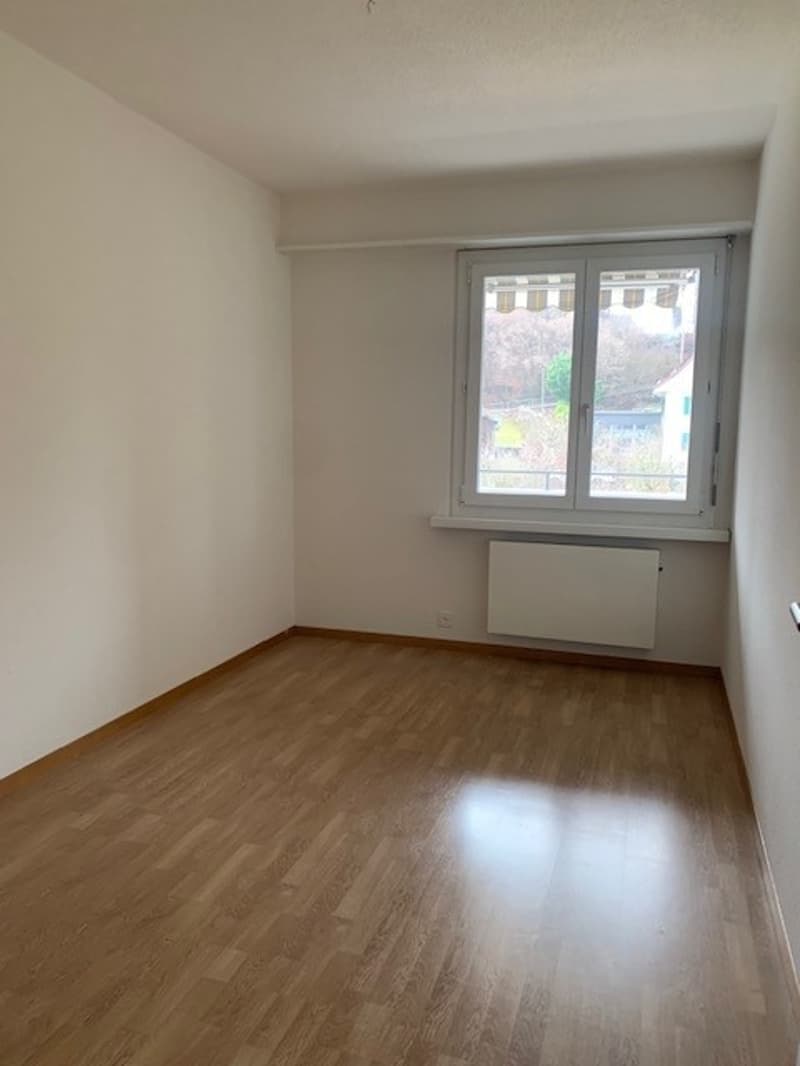 Appartamento di 4 locali totally ristrutturato in una posizione tranquilla e soleggiata a Langenthal (9)