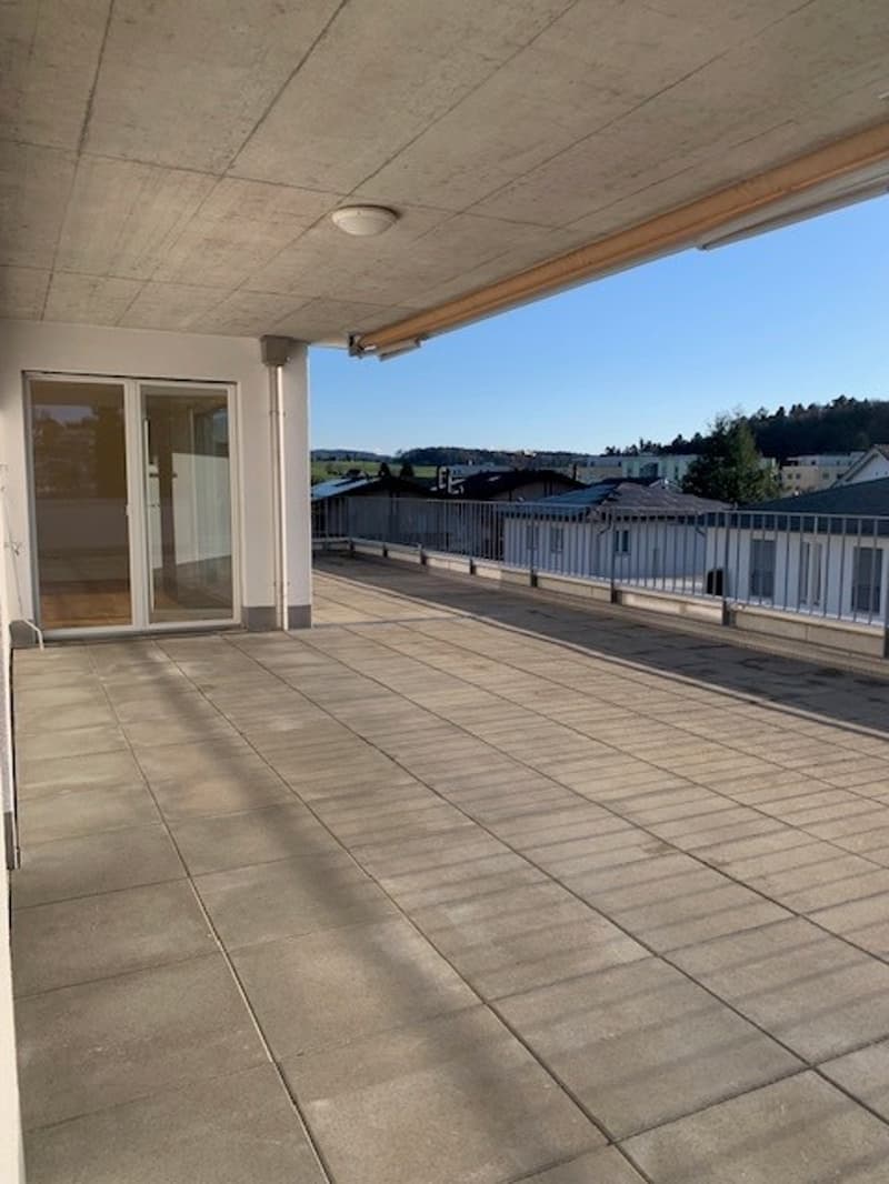 Moderne Attikawohnung mit grosser Terrasse in Bützberg (15)