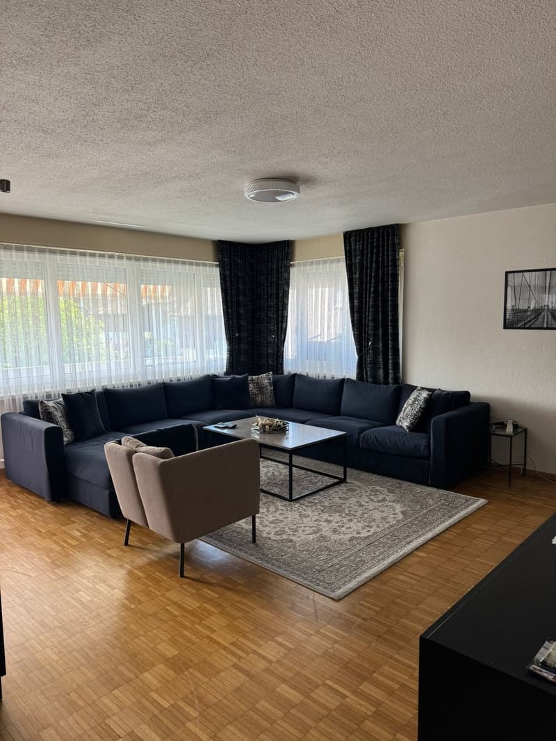 Bright 3.5-room apartment with balcony and beautiful view in Rümlang (4)