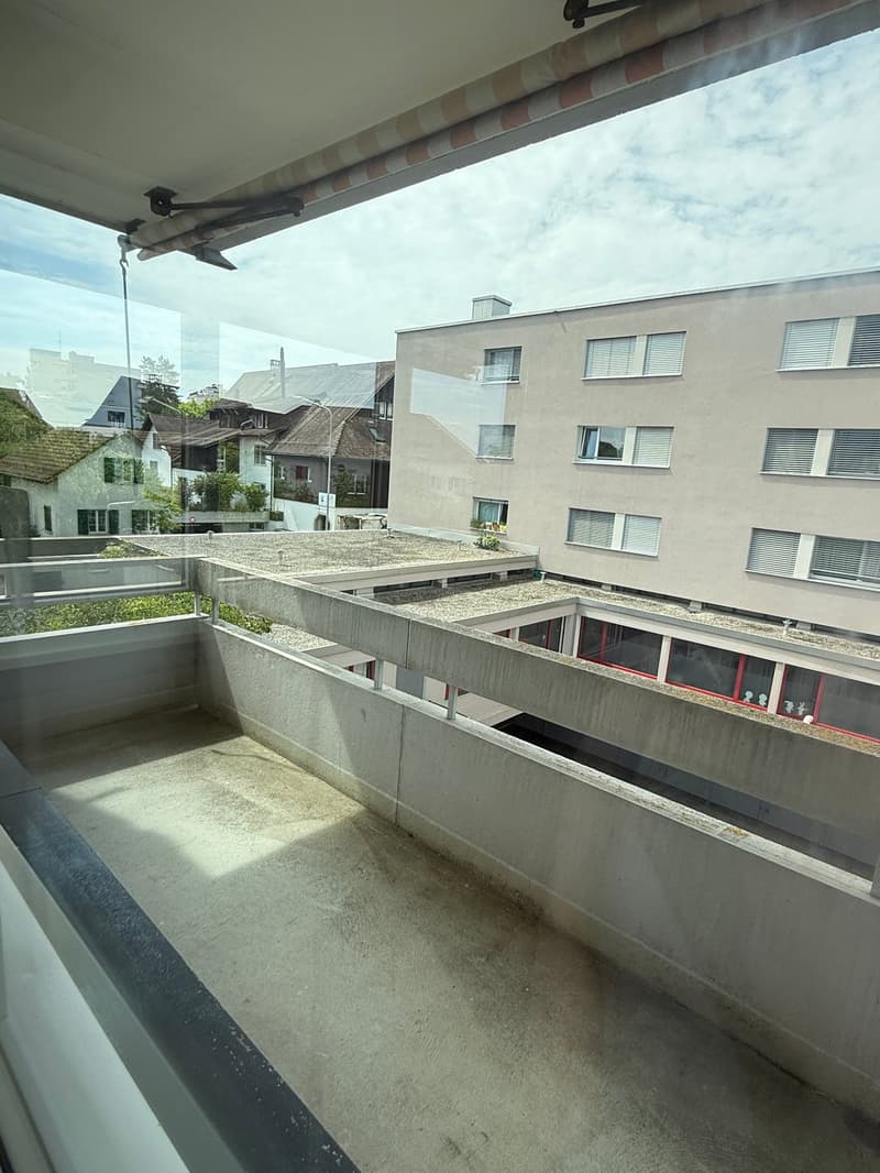 Bright 3.5-room apartment with balcony and great view in Rümlang (10)