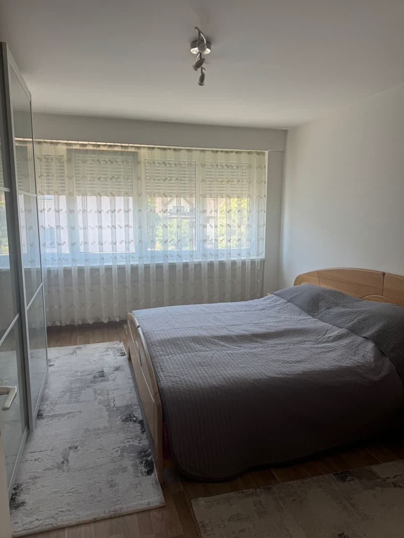 Bright 3.5-room apartment with balcony and beautiful view in Rümlang (5)