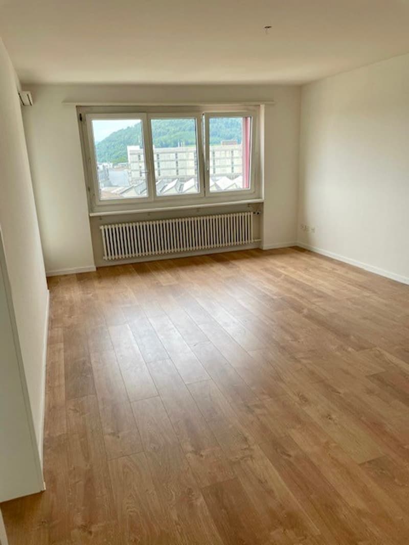 Modern 3.5-room apartment with balcony and view in Oftringen (4)