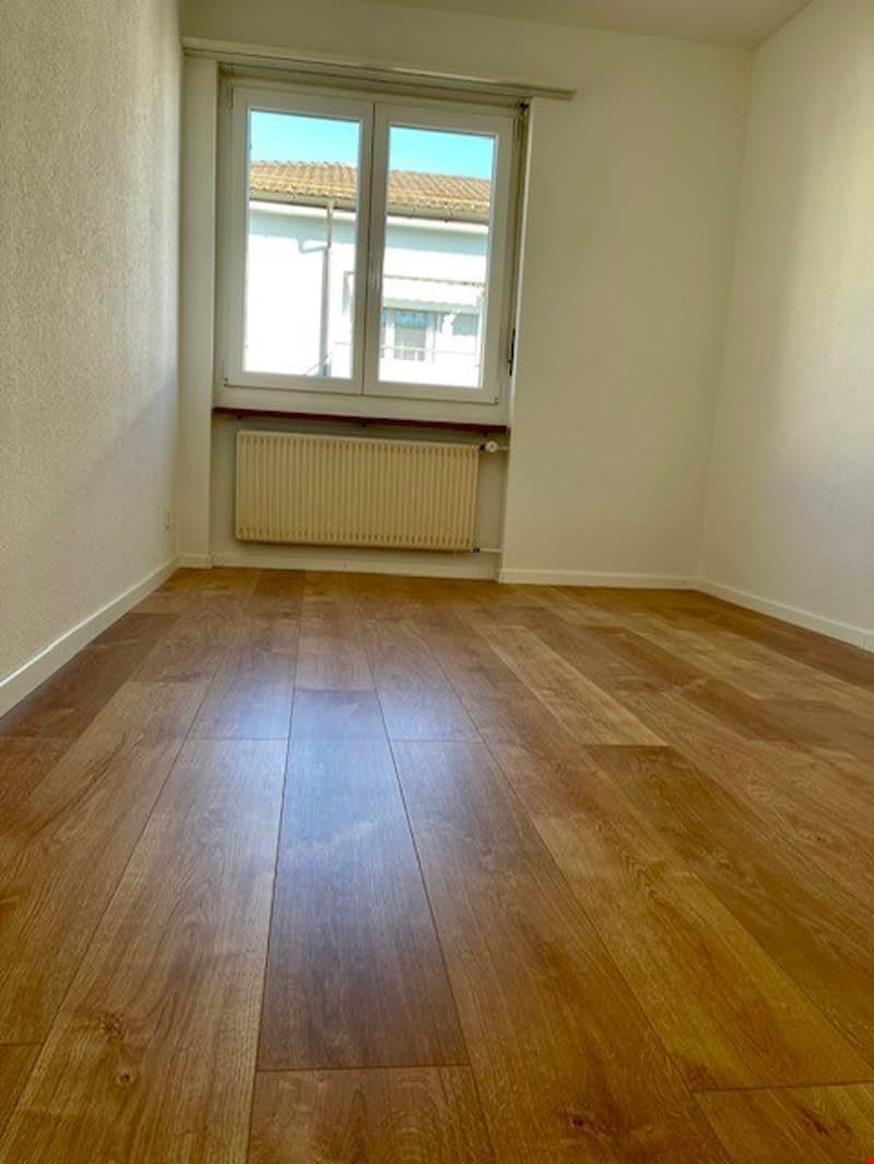 Ampio appartamento di 3 1/2 locali in posizione ottimale con vista panoramica (7)