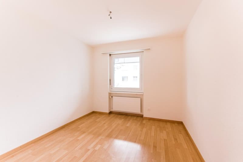 Helle 2.5-Zimmer-Wohnung mit Balkon und schöner Aussicht in Grenchen (3)
