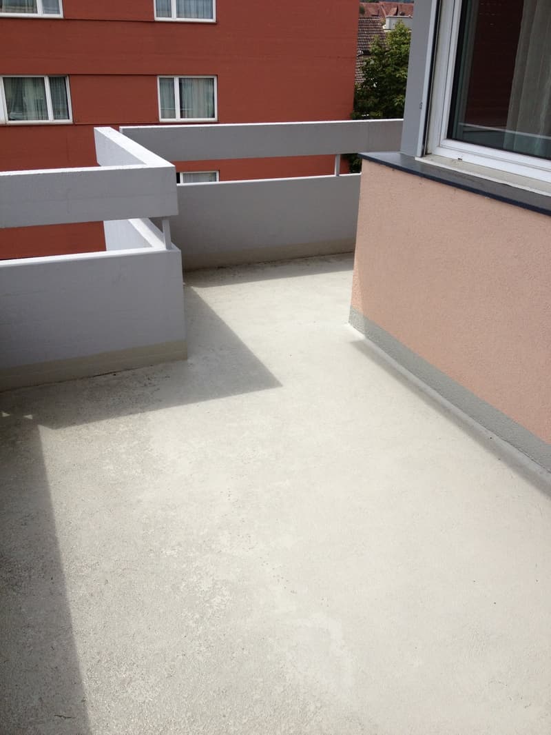 Helle 3.5-Zimmer-Wohnung mit Balkon und toller Aussicht in Rümlang (11)