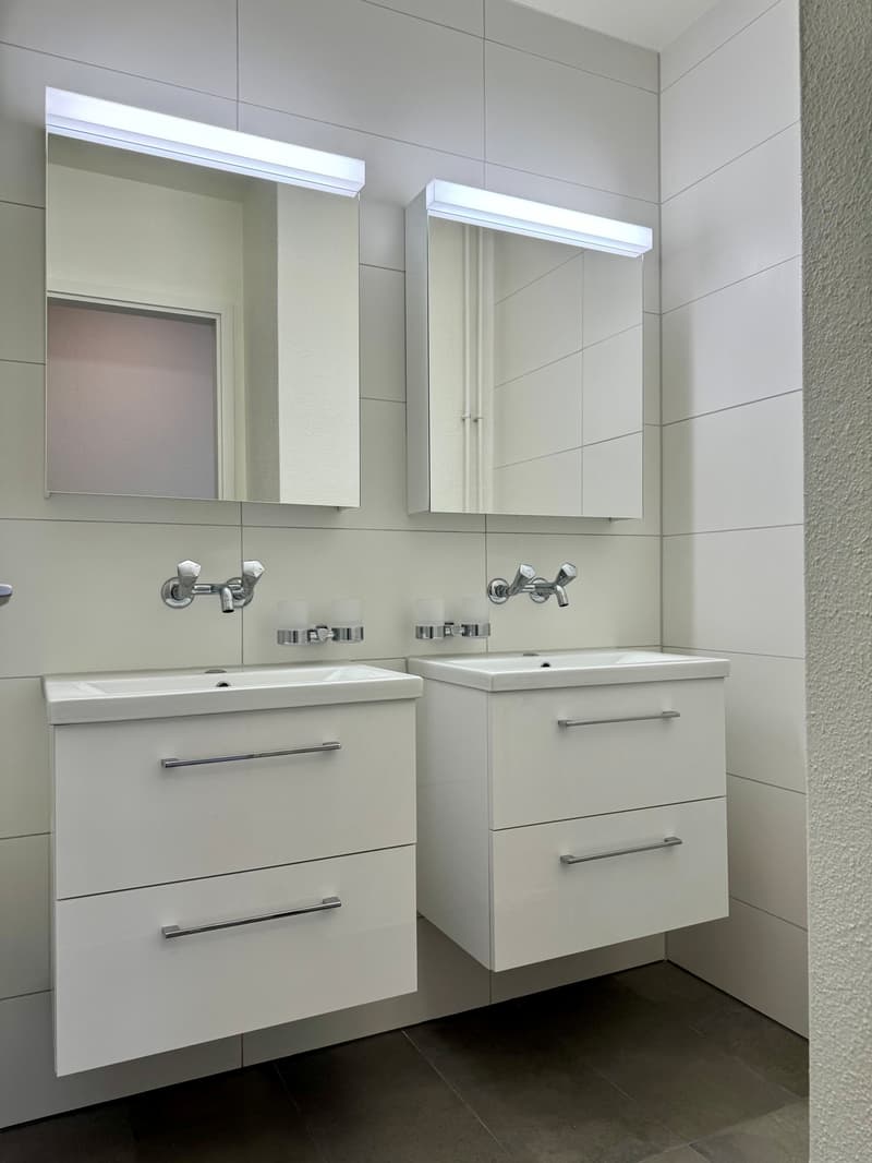 Helle 3.5-Zimmer-Wohnung mit Balkon und toller Aussicht in Rümlang (4)