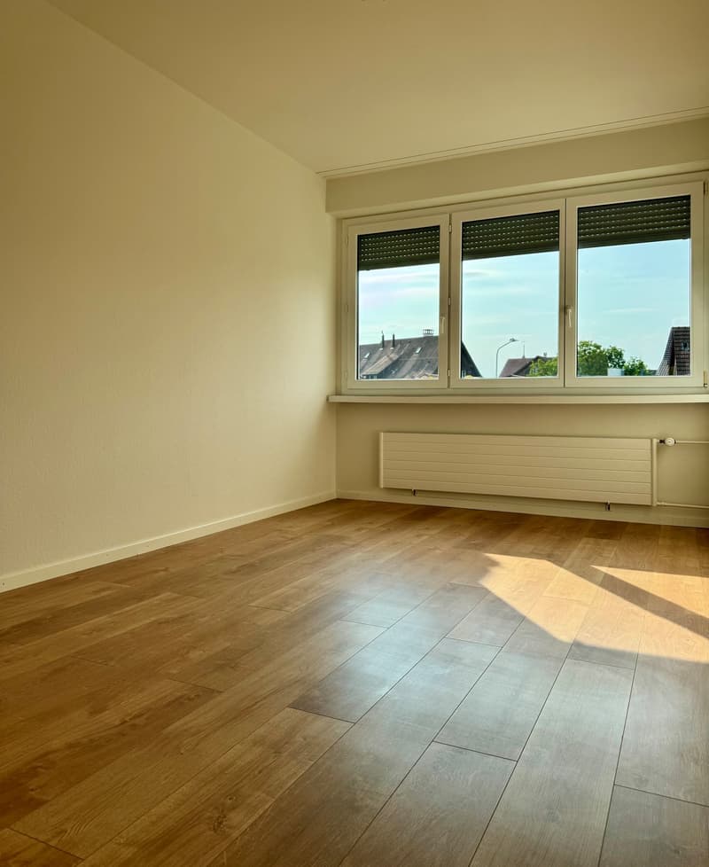 Helle 3.5-Zimmer-Wohnung mit Balkon und toller Aussicht in Rümlang (10)