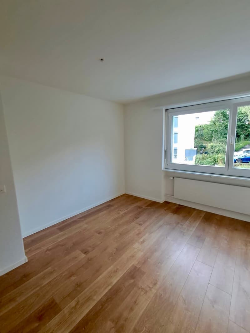 Helle 2.5-Zimmer-Wohnung mit Balkon und schöner Aussicht in Grenchen (5)