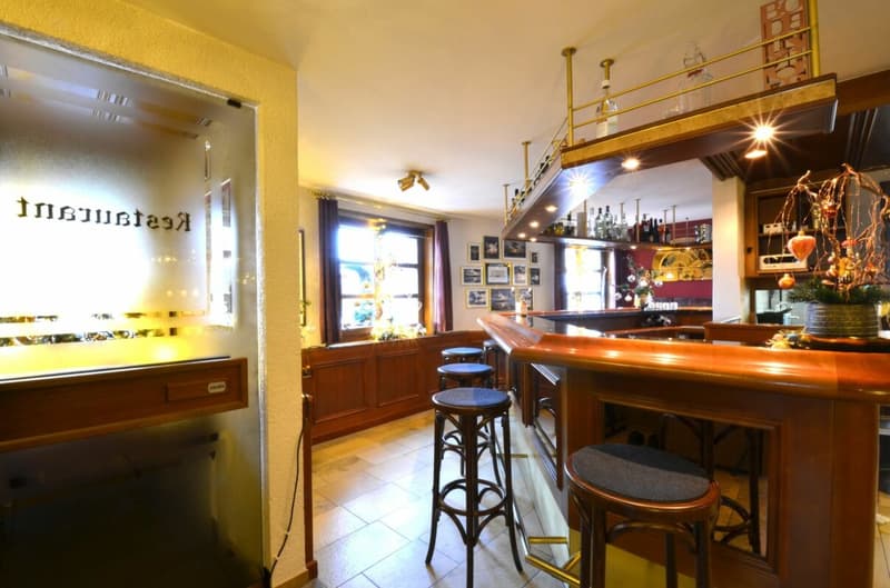 Traditional establishment with 6 rooms and 4.5 room attic apartment in the center of Matzingen (3)