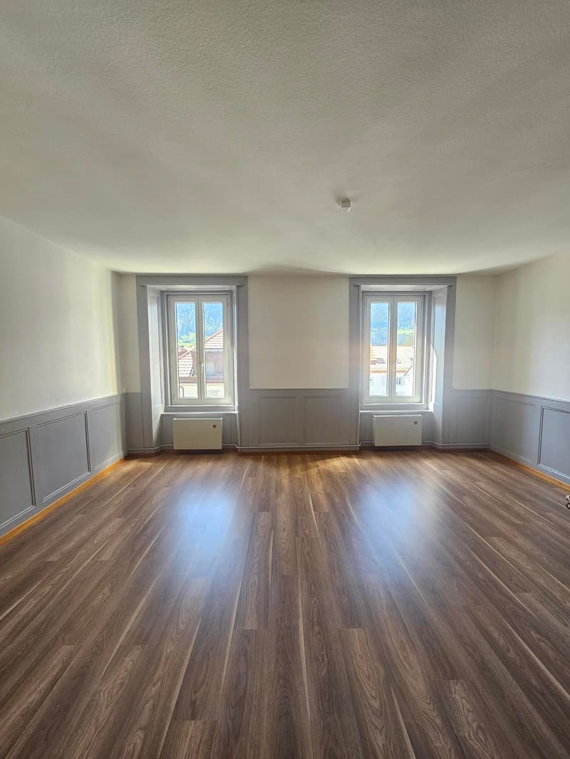 Spacious 4-room apartment in the center of Fleurier (4)
