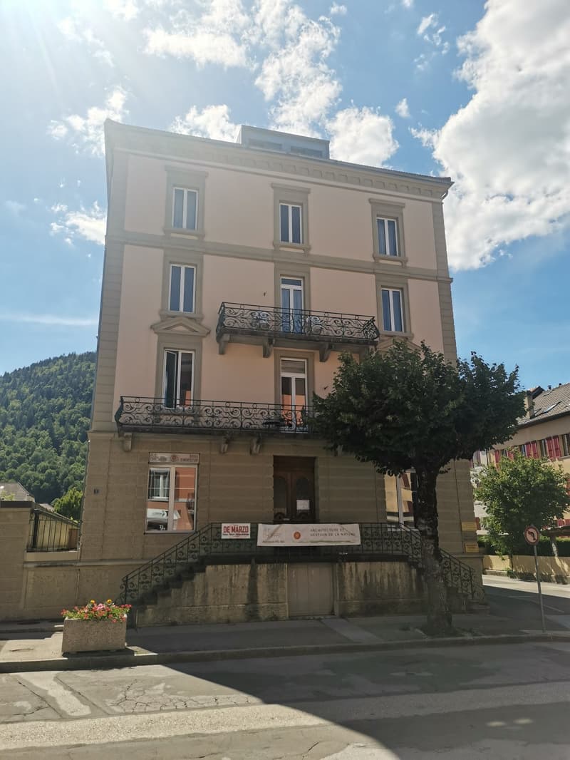 Spacious 4-room apartment in the center of Fleurier (8)
