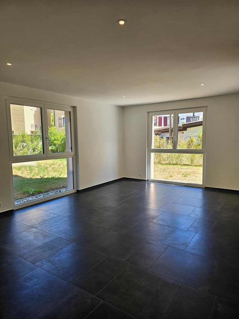 Entdecken Sie ohne Verzögerung: Superbe neues Apartment mit privatem Garten (3)