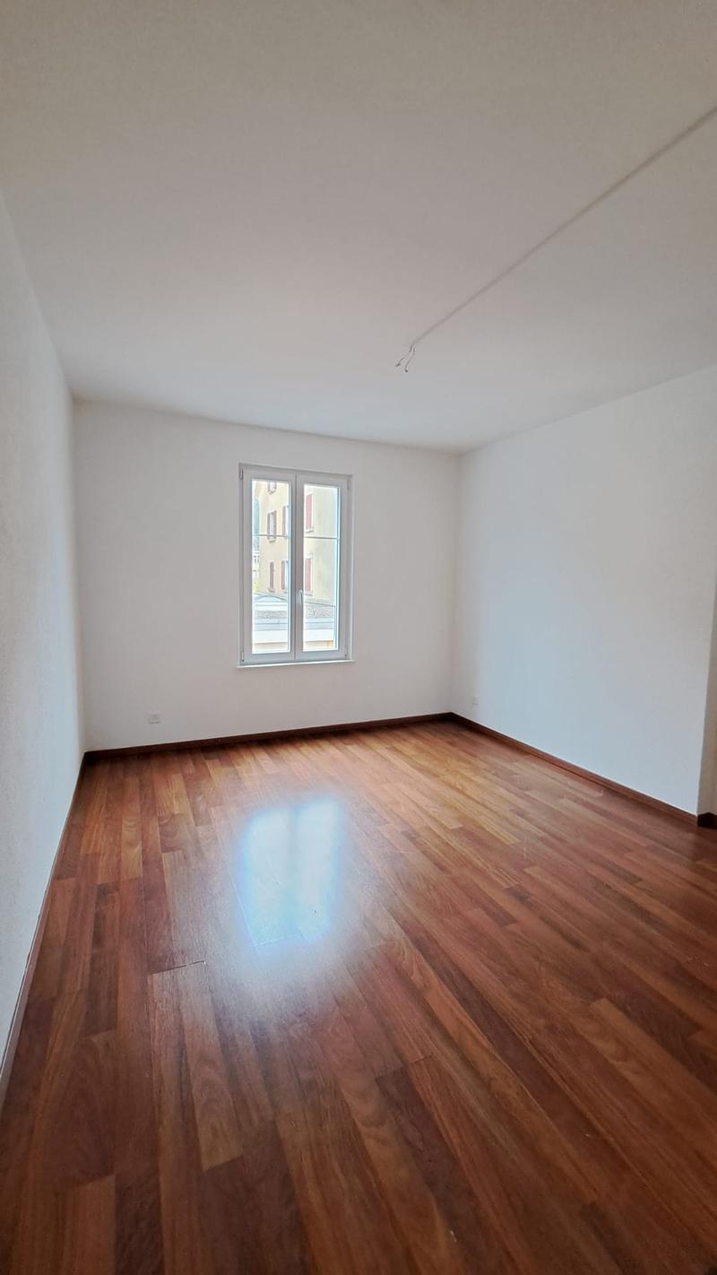 Wohnung mit 6 Zimmern im Zentrum von Fleurier (11)