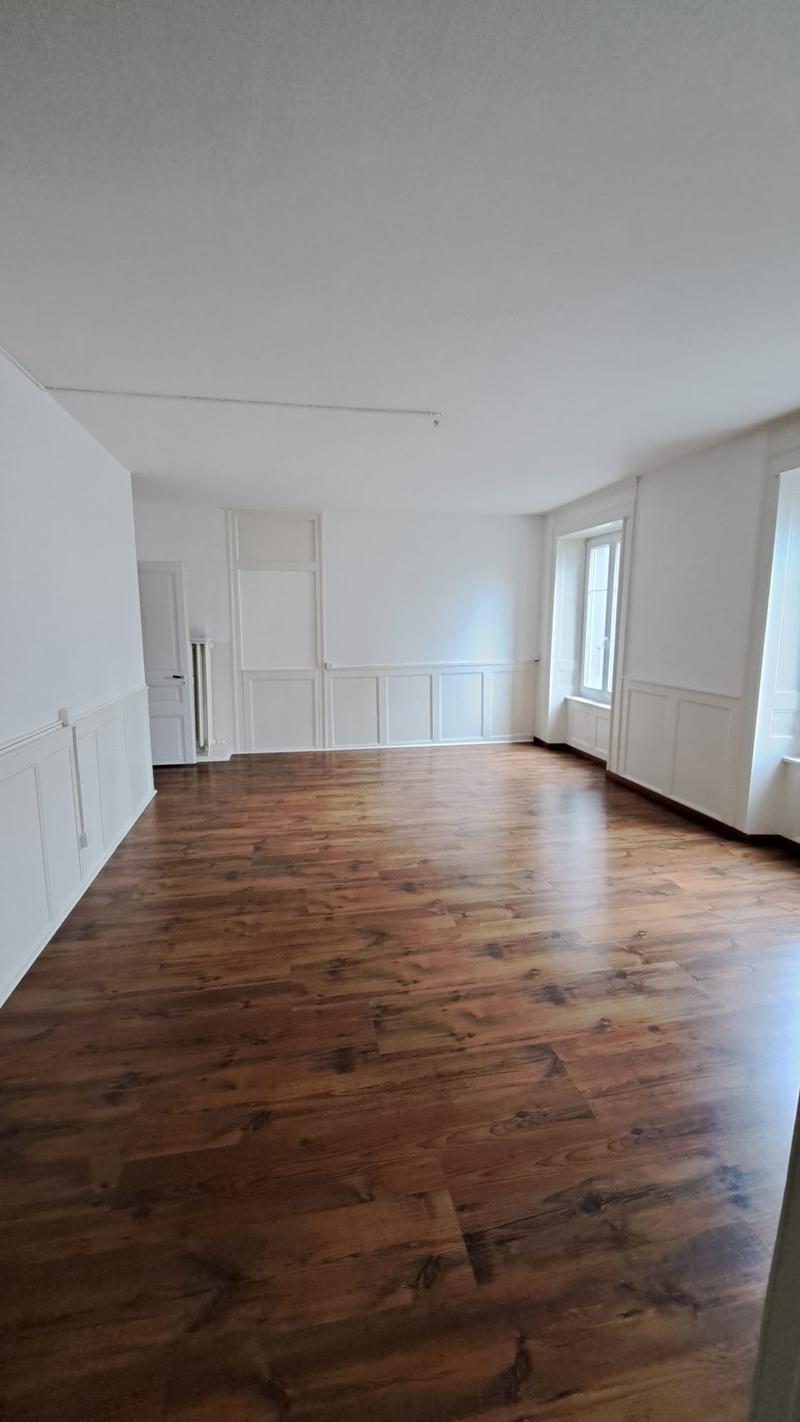 Wohnung mit 6 Zimmern im Zentrum von Fleurier (7)