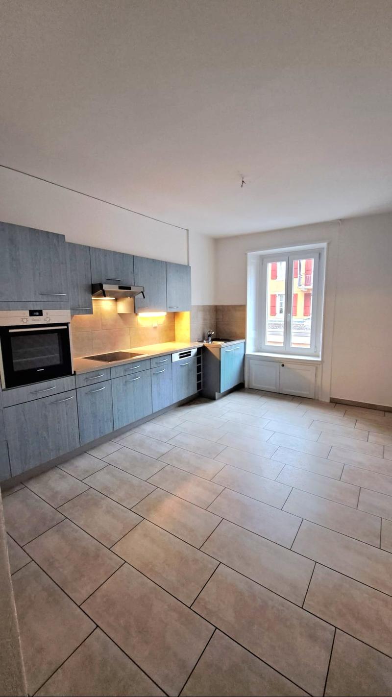 Wohnung mit 6 Zimmern im Zentrum von Fleurier (2)