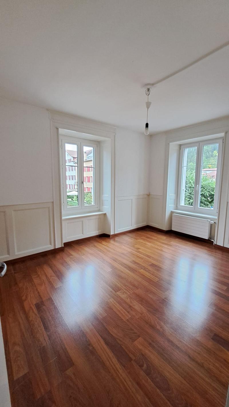 Wohnung mit 6 Zimmern im Zentrum von Fleurier (6)
