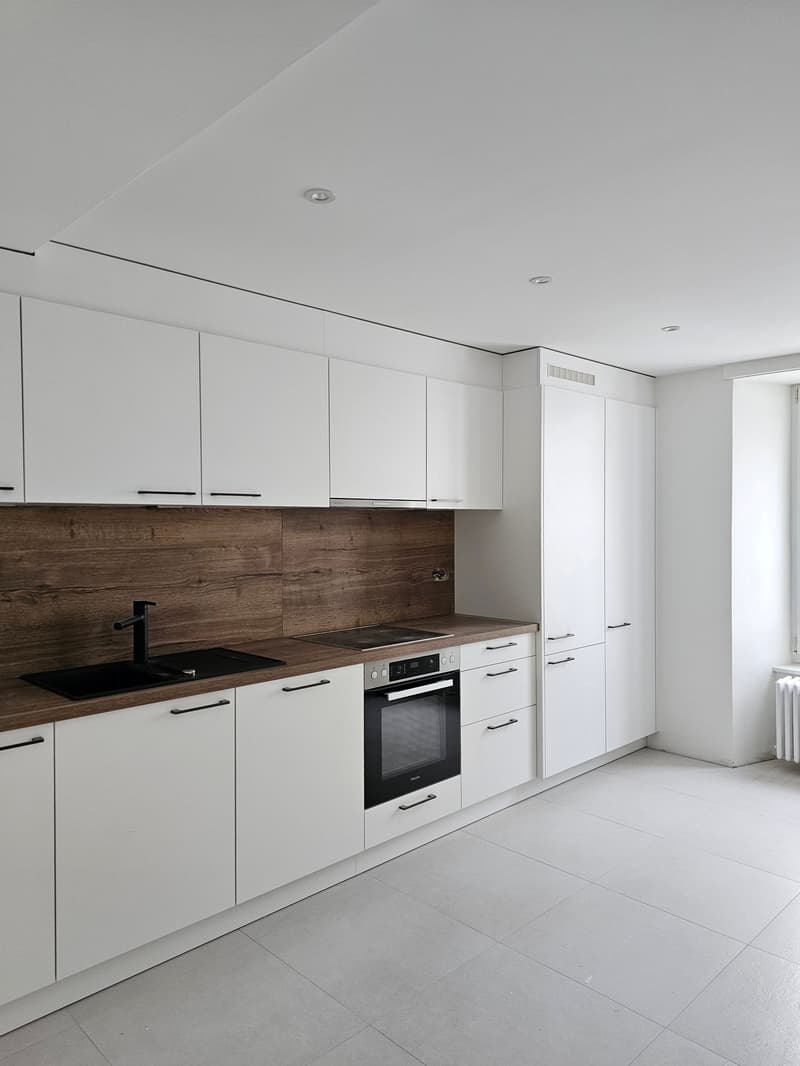 Wohnung mit 2.5 Zimmern in Môtiers renoviert (2)