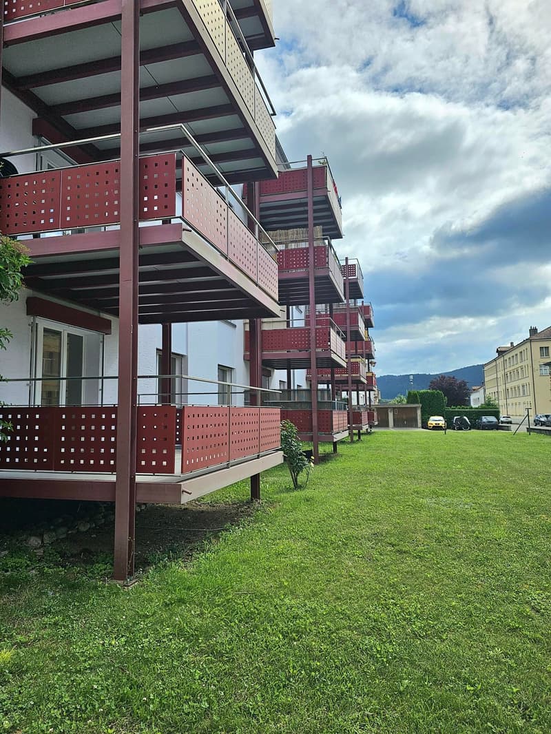 Appartement de 3 pièces rénové avec grand balcon (13)