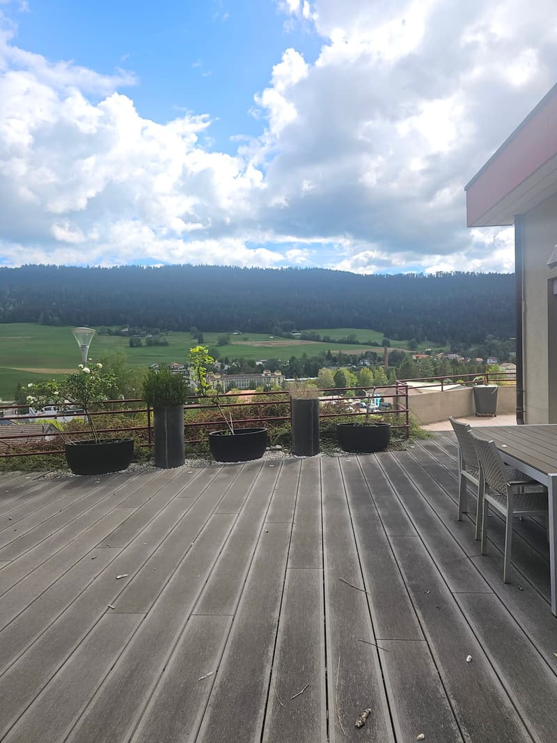Entre nature et confort : belle maison de 200 m² à Couvet (17)