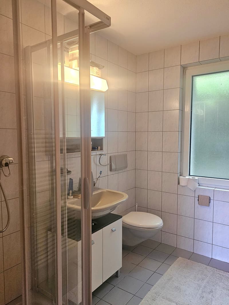 Entre nature et confort : belle maison de 200 m² à Couvet (16)